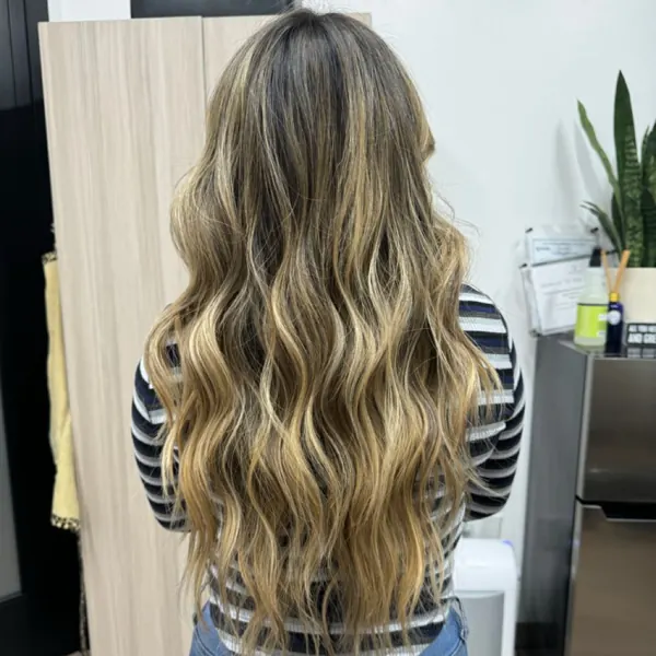 Honey blonde waves